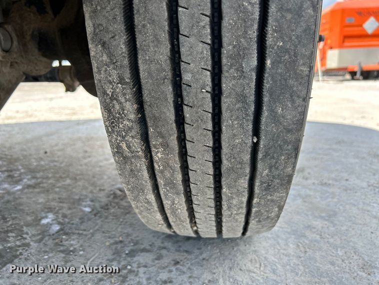 image for item NM9860 2016 Ford F550 flatbed truck