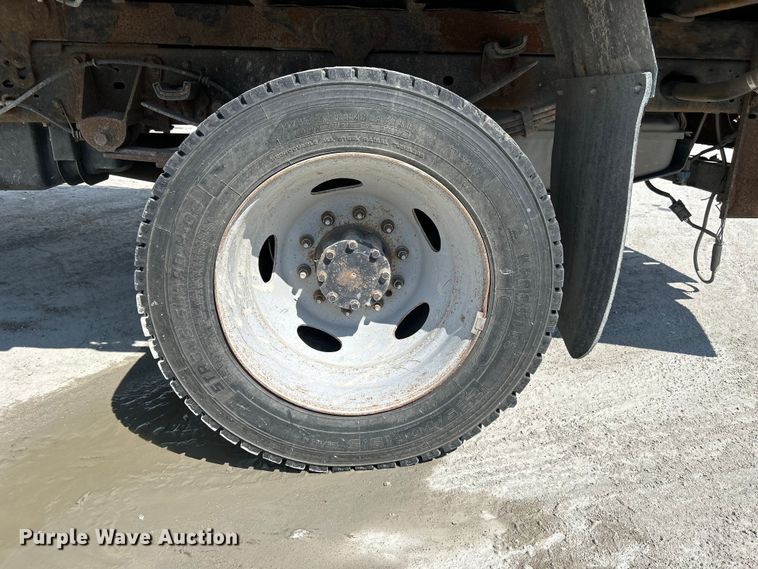 image for item NM9860 2016 Ford F550 flatbed truck
