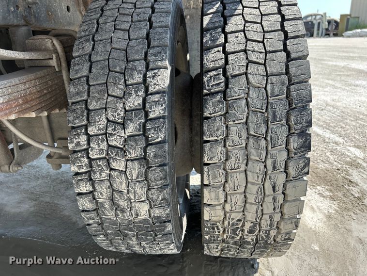 image for item NM9860 2016 Ford F550 flatbed truck