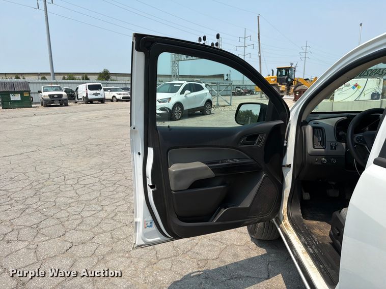 image for item YA3368 2020 Chevrolet Colorado Crew Cab pickup truck