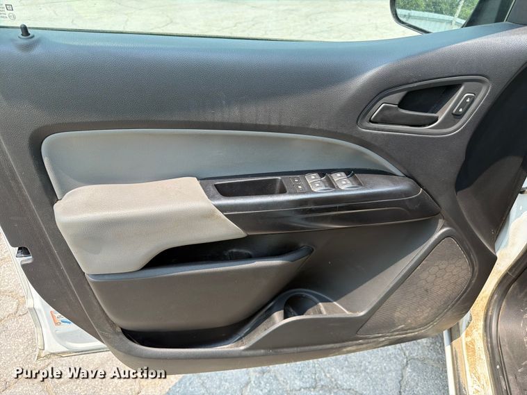 image for item YA3368 2020 Chevrolet Colorado Crew Cab pickup truck