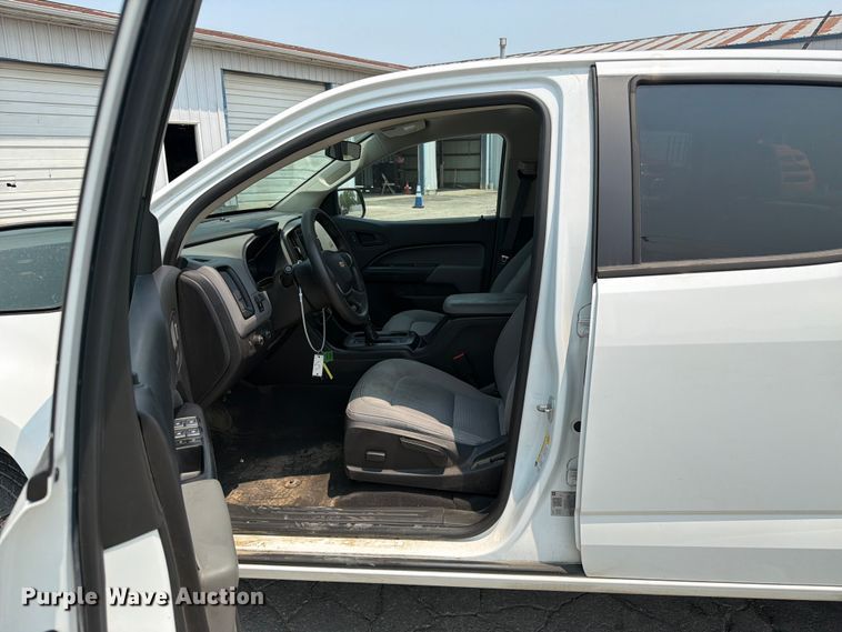 image for item YA3368 2020 Chevrolet Colorado Crew Cab pickup truck