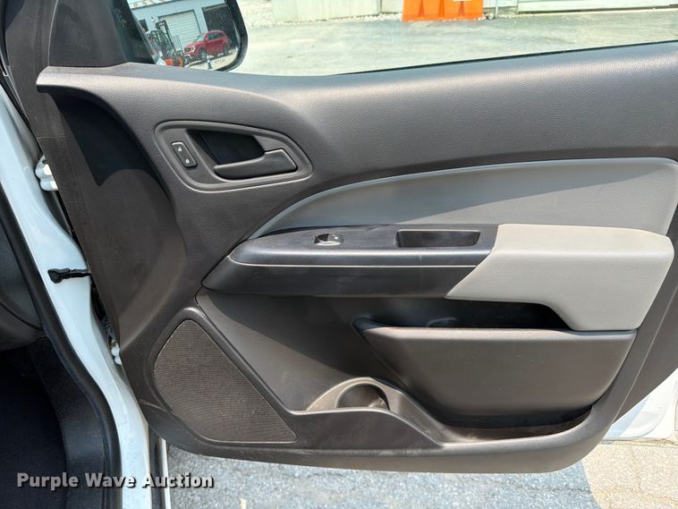 image for item YA3368 2020 Chevrolet Colorado Crew Cab pickup truck