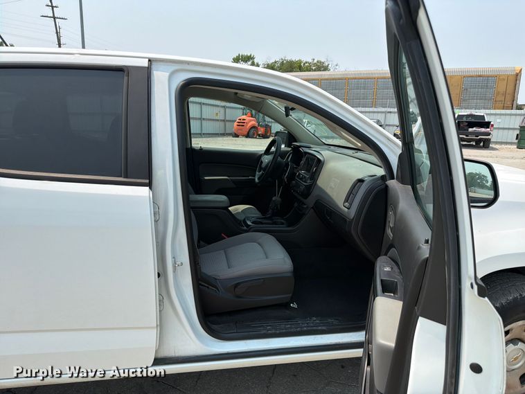image for item YA3368 2020 Chevrolet Colorado Crew Cab pickup truck