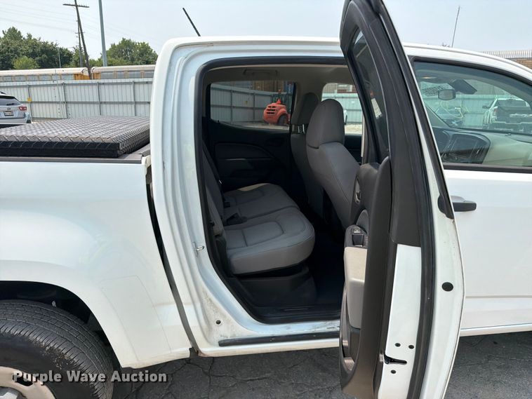 image for item YA3368 2020 Chevrolet Colorado Crew Cab pickup truck