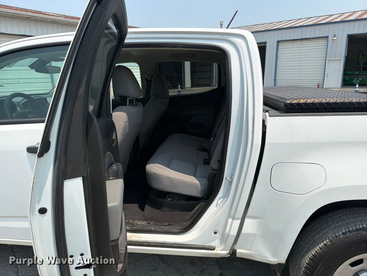 image for item YA3368 2020 Chevrolet Colorado Crew Cab pickup truck