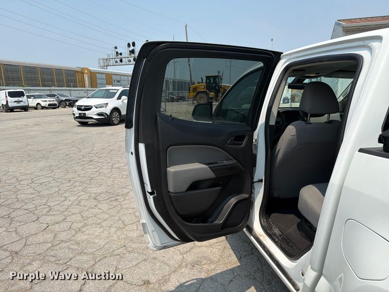 image for item YA3368 2020 Chevrolet Colorado Crew Cab pickup truck