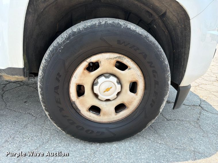 image for item YA3368 2020 Chevrolet Colorado Crew Cab pickup truck