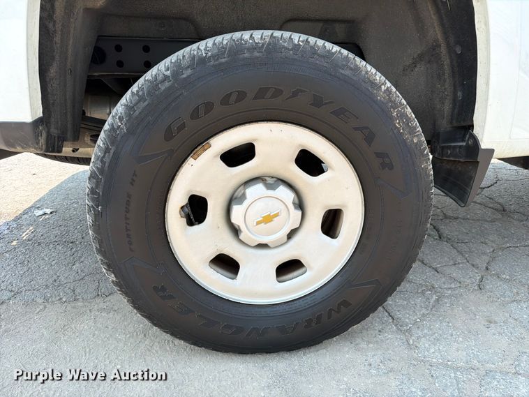 image for item YA3368 2020 Chevrolet Colorado Crew Cab pickup truck