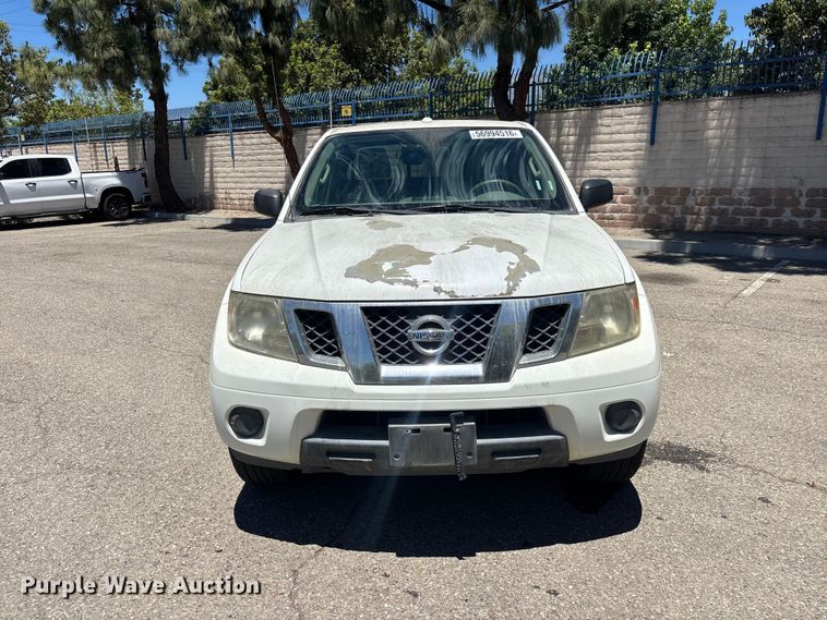 image for item YA3836 2016 Nissan Frontier Crew Cab pickup truck