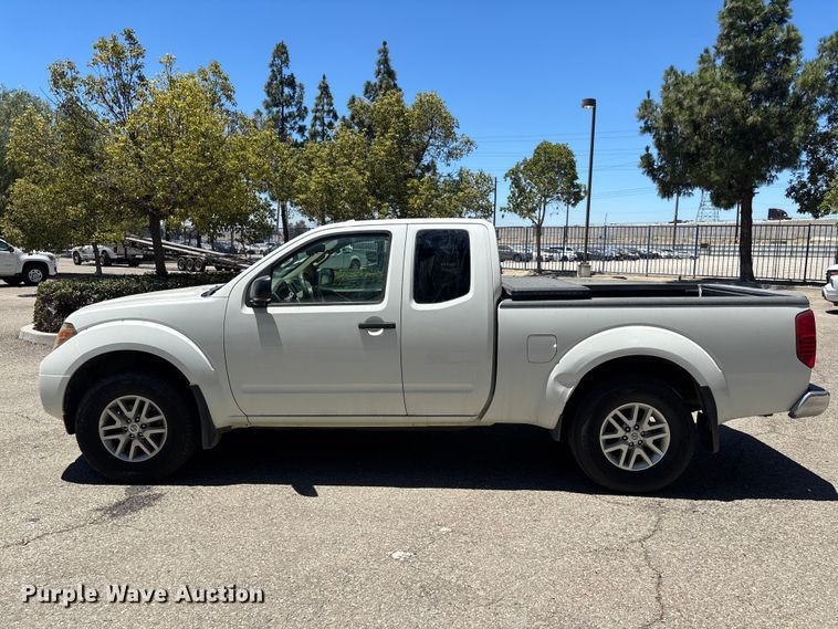 image for item YA3836 2016 Nissan Frontier Crew Cab pickup truck