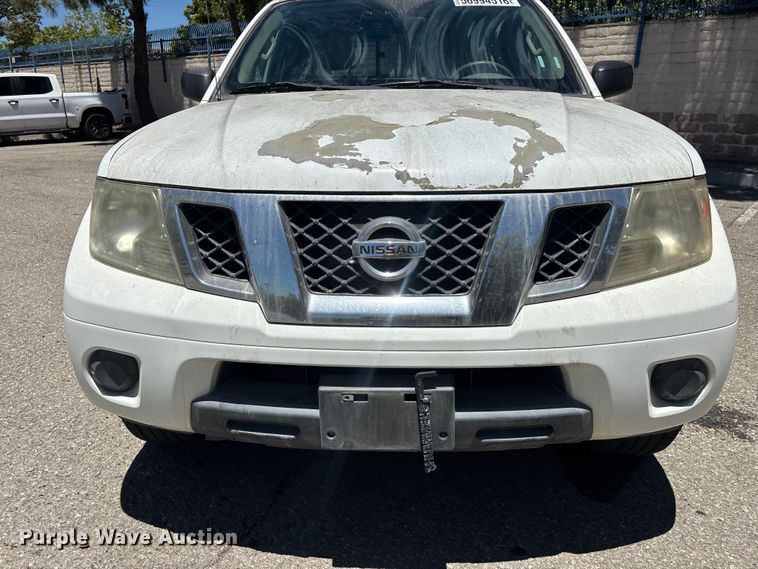 image for item YA3836 2016 Nissan Frontier Crew Cab pickup truck