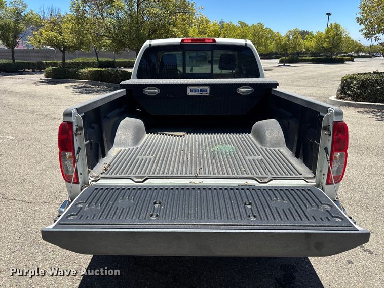 image for item YA3836 2016 Nissan Frontier Crew Cab pickup truck