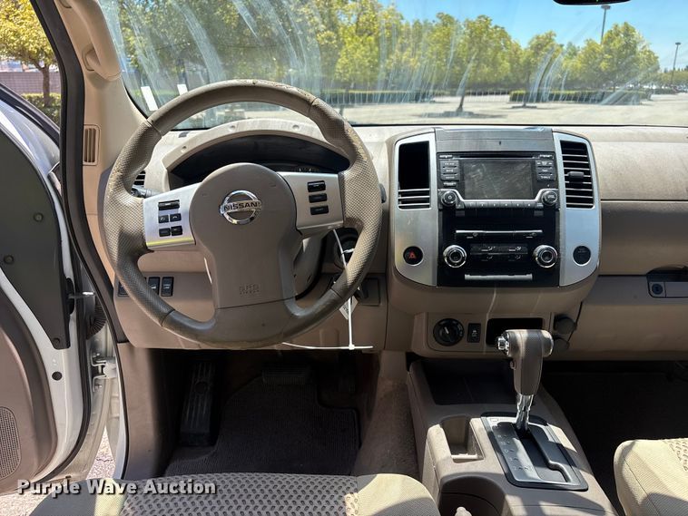 image for item YA3836 2016 Nissan Frontier Crew Cab pickup truck