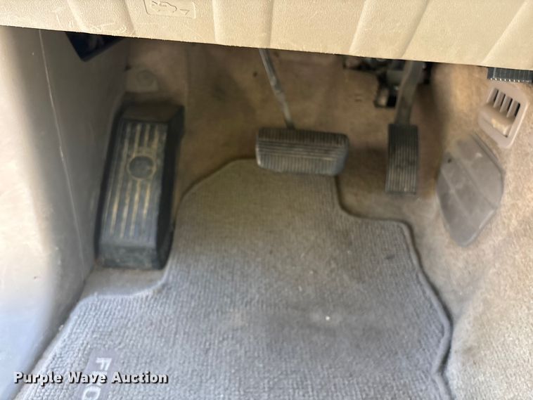image for item YA3836 2016 Nissan Frontier Crew Cab pickup truck