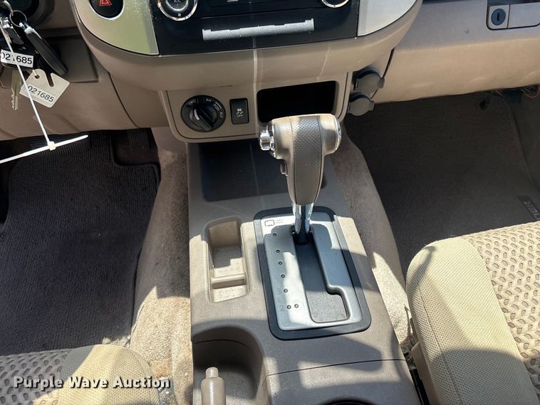 image for item YA3836 2016 Nissan Frontier Crew Cab pickup truck