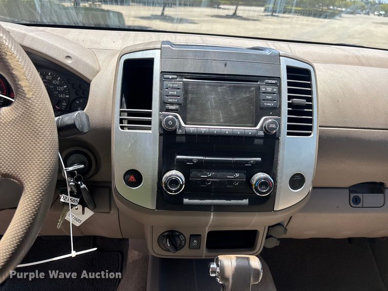 image for item YA3836 2016 Nissan Frontier Crew Cab pickup truck