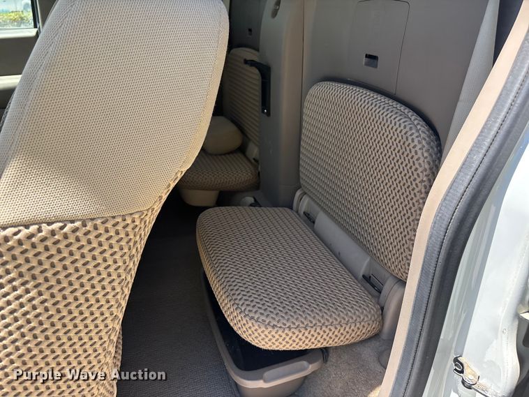 image for item YA3836 2016 Nissan Frontier Crew Cab pickup truck