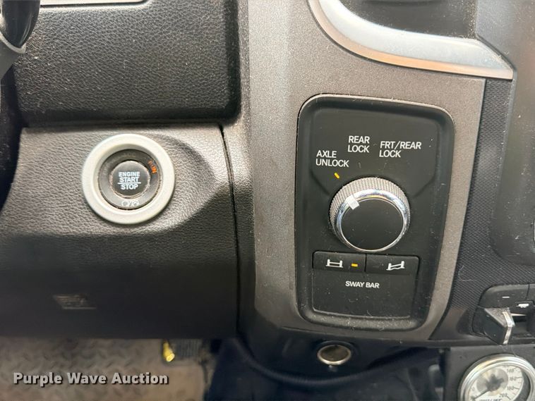 image for item YA3854 2018 Ram 2500 Power Wagon Crew Cab pickup truck
