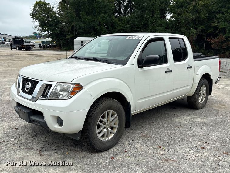 2019 Nissan Frontier Crew Cab pickup truck