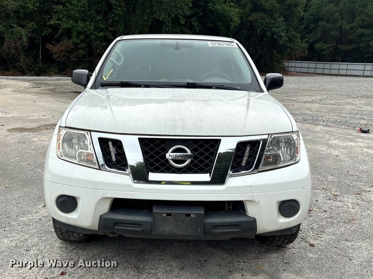 image for item YA3881 2019 Nissan Frontier Crew Cab pickup truck