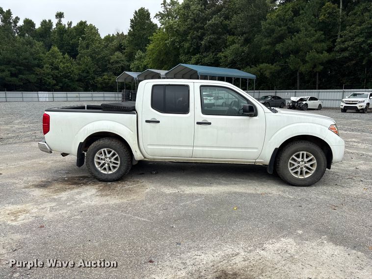 image for item YA3881 2019 Nissan Frontier Crew Cab pickup truck