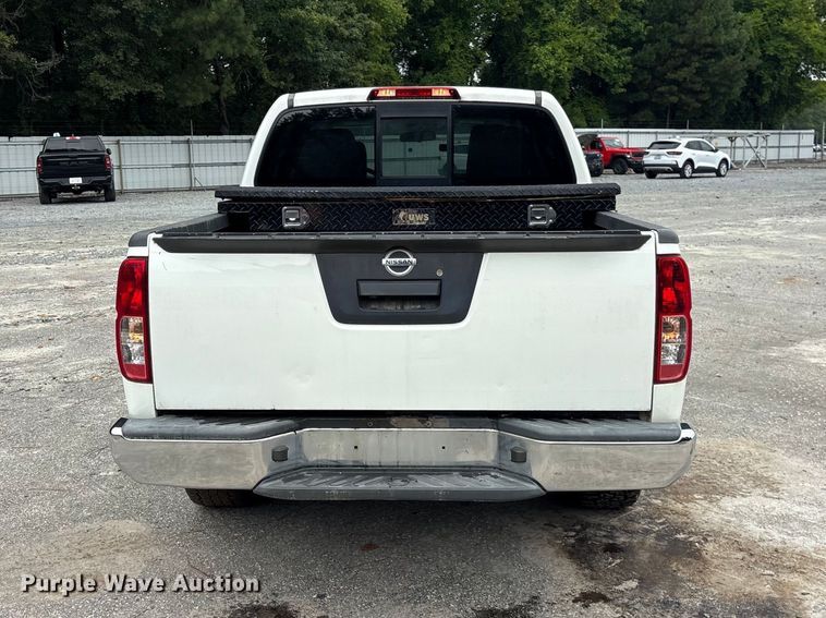image for item YA3881 2019 Nissan Frontier Crew Cab pickup truck