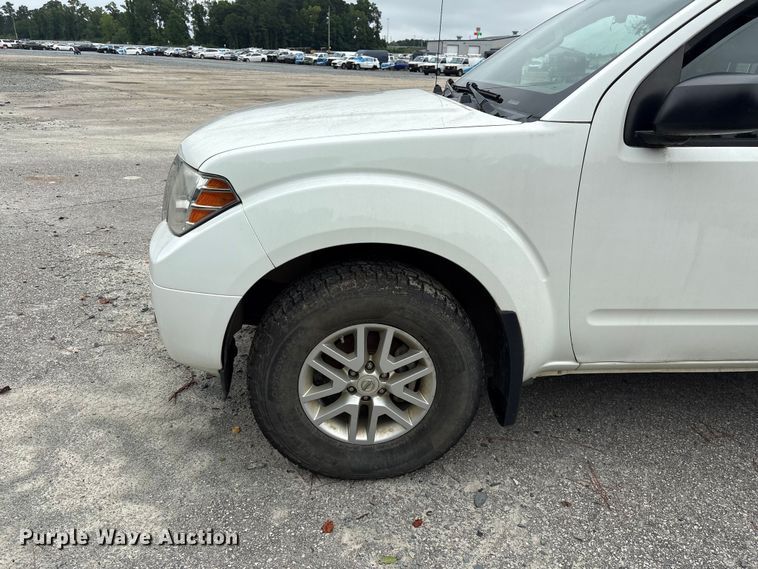 image for item YA3881 2019 Nissan Frontier Crew Cab pickup truck