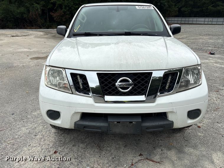 image for item YA3881 2019 Nissan Frontier Crew Cab pickup truck
