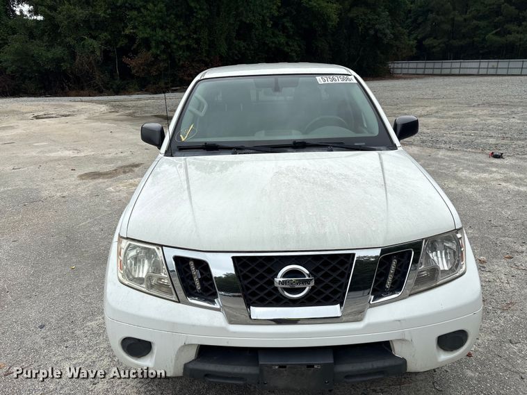 image for item YA3881 2019 Nissan Frontier Crew Cab pickup truck