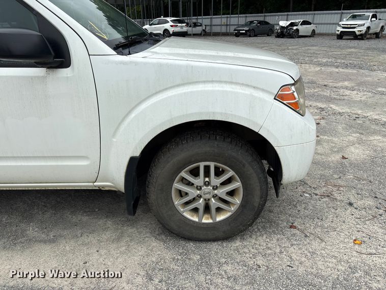 image for item YA3881 2019 Nissan Frontier Crew Cab pickup truck