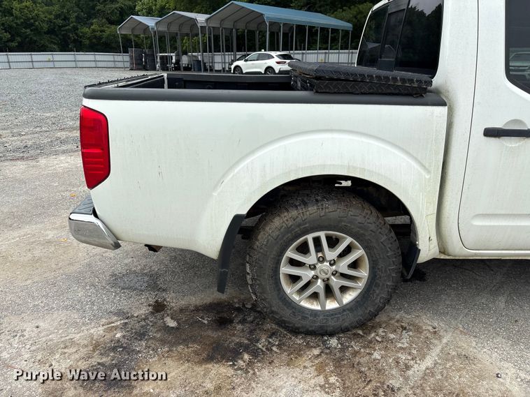 image for item YA3881 2019 Nissan Frontier Crew Cab pickup truck
