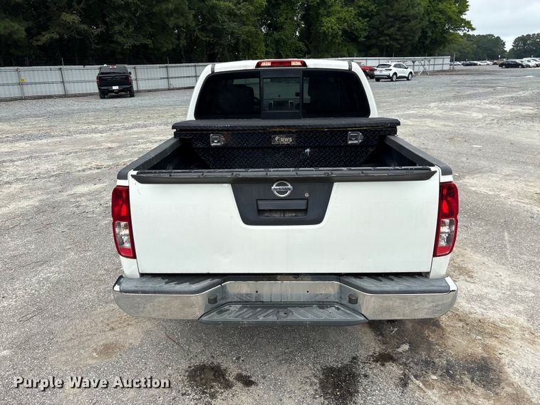 image for item YA3881 2019 Nissan Frontier Crew Cab pickup truck