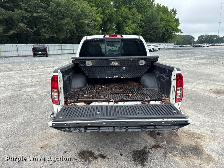 image for item YA3881 2019 Nissan Frontier Crew Cab pickup truck