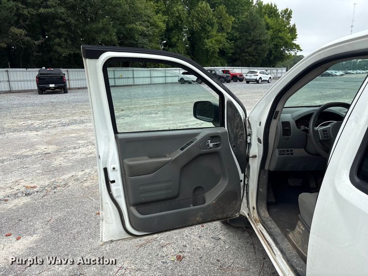 image for item YA3881 2019 Nissan Frontier Crew Cab pickup truck