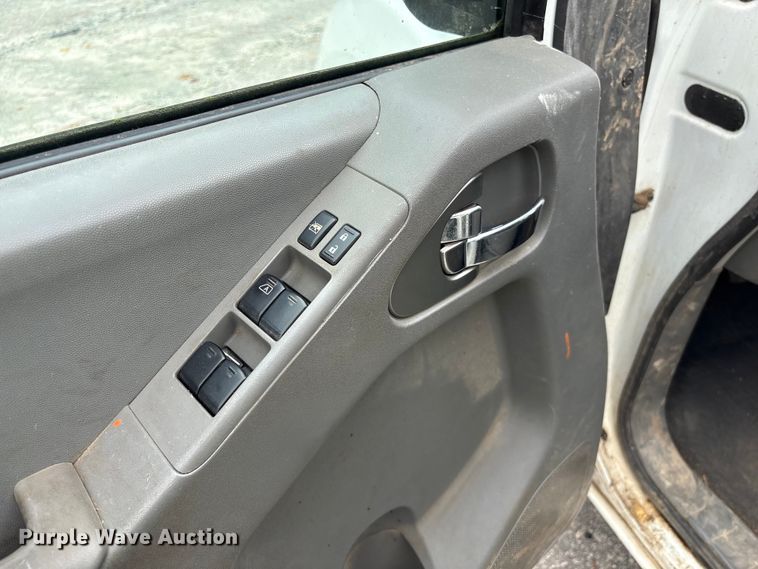 image for item YA3881 2019 Nissan Frontier Crew Cab pickup truck