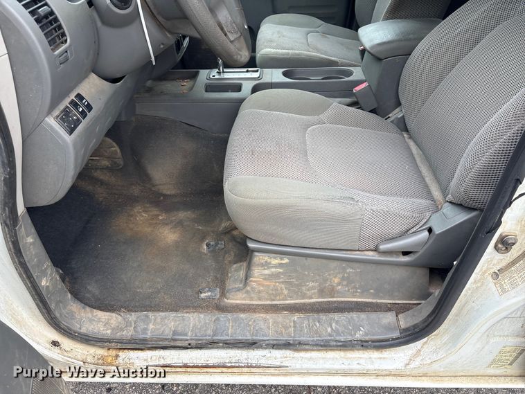 image for item YA3881 2019 Nissan Frontier Crew Cab pickup truck