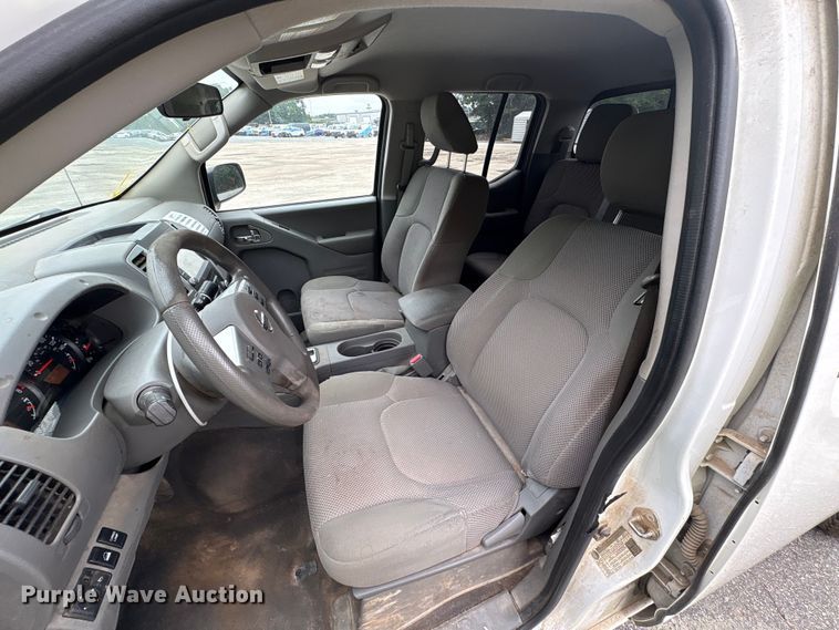image for item YA3881 2019 Nissan Frontier Crew Cab pickup truck