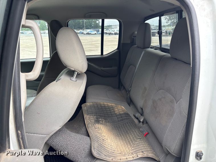 image for item YA3881 2019 Nissan Frontier Crew Cab pickup truck