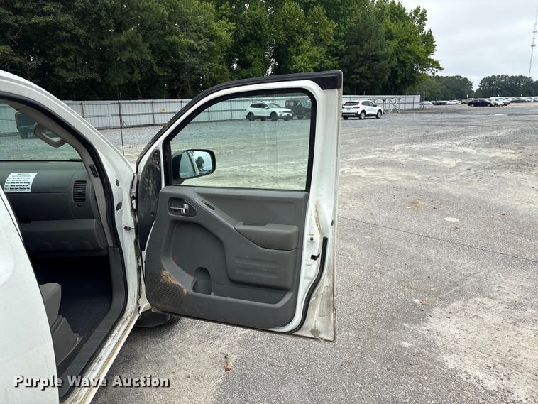 image for item YA3881 2019 Nissan Frontier Crew Cab pickup truck