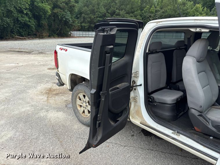 image for item YA3882 2018 Chevrolet Colorado Ext. Cab pickup truck