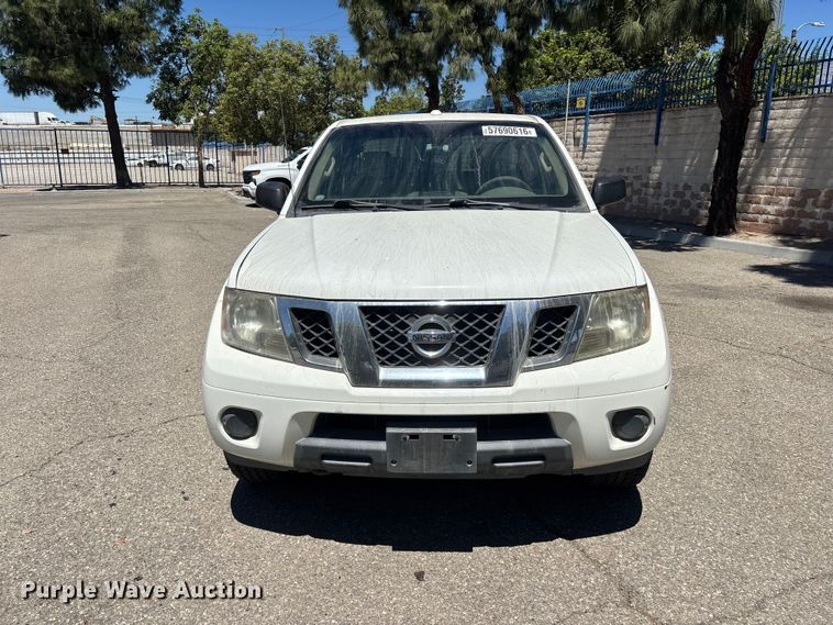 image for item YA3894 2015 Nissan Frontier Crew Cab pickup truck