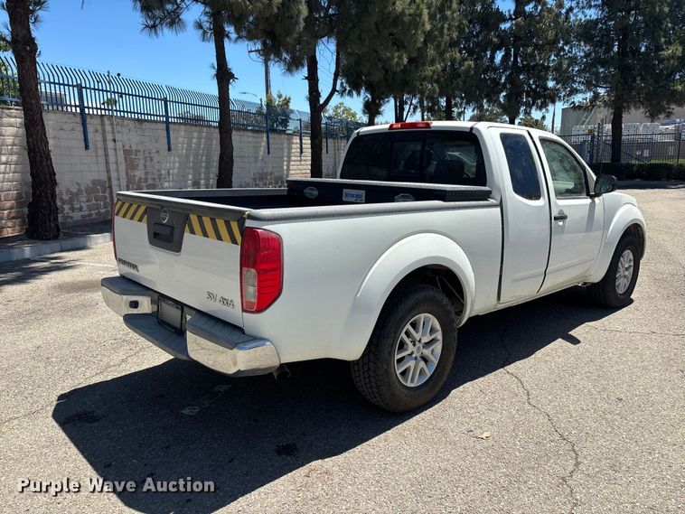 image for item YA3894 2015 Nissan Frontier Crew Cab pickup truck