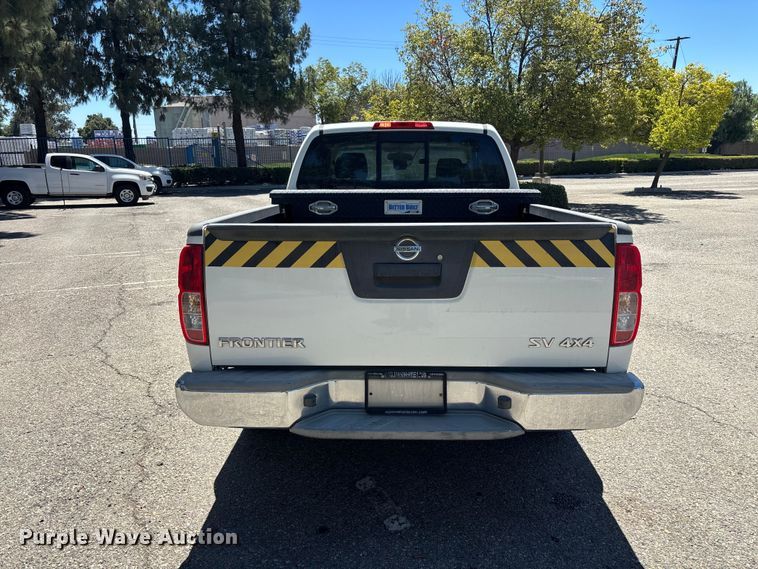 image for item YA3894 2015 Nissan Frontier Crew Cab pickup truck