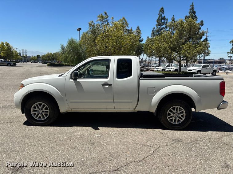 image for item YA3894 2015 Nissan Frontier Crew Cab pickup truck
