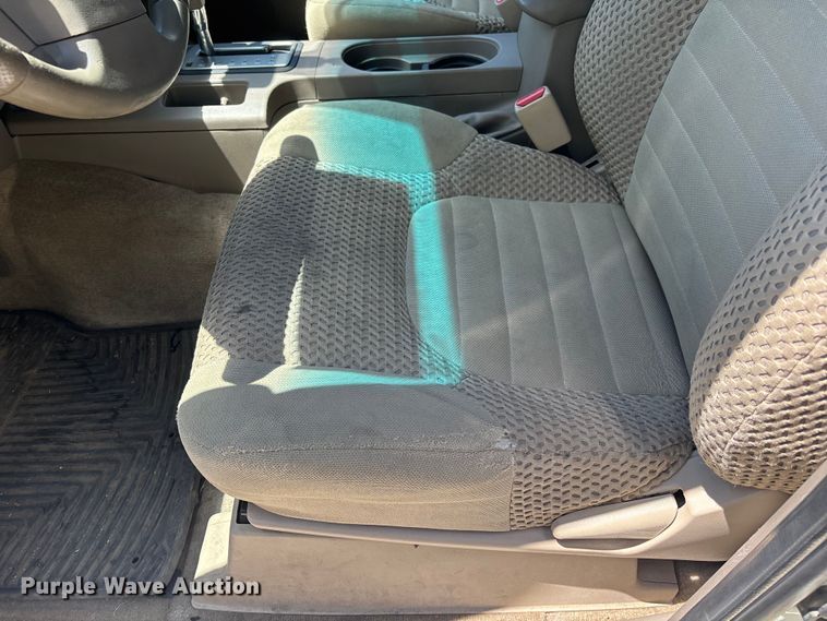 image for item YA3894 2015 Nissan Frontier Crew Cab pickup truck