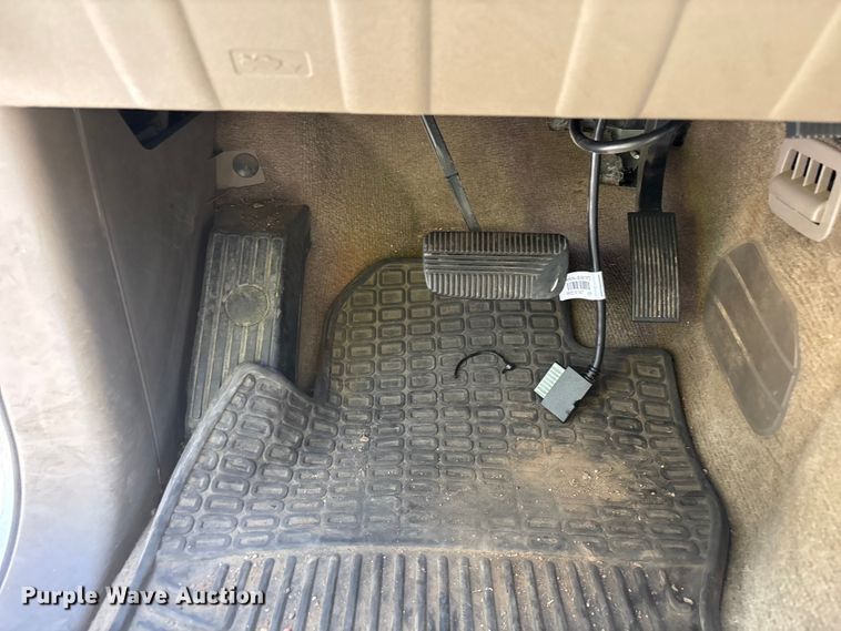 image for item YA3894 2015 Nissan Frontier Crew Cab pickup truck