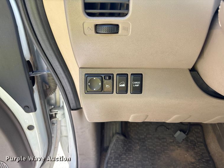image for item YA3894 2015 Nissan Frontier Crew Cab pickup truck