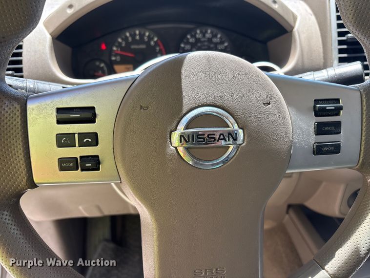 image for item YA3894 2015 Nissan Frontier Crew Cab pickup truck