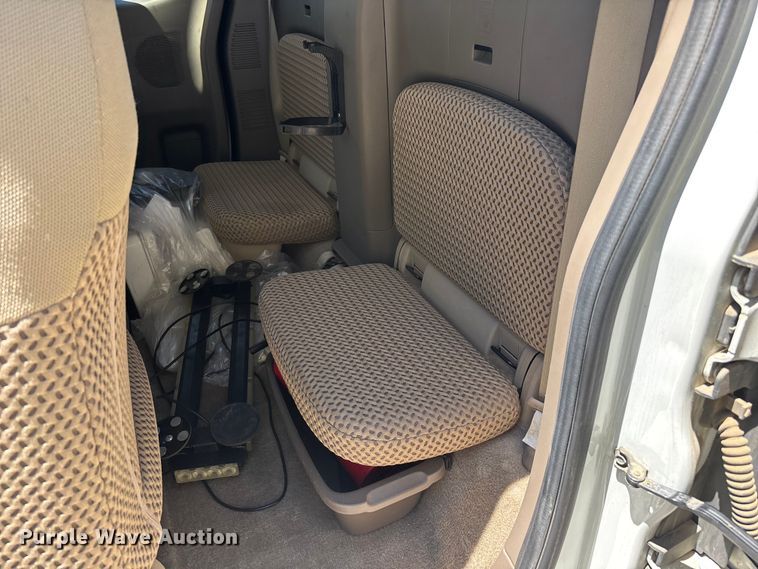 image for item YA3894 2015 Nissan Frontier Crew Cab pickup truck